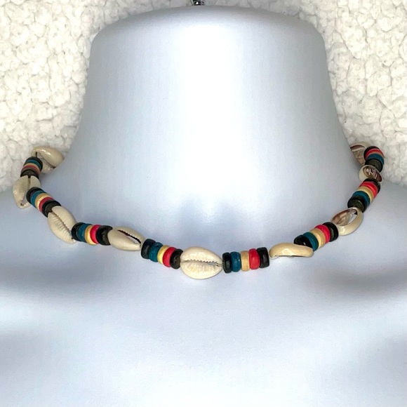TWO vtg handmade Reggae inspired comrie shell & bead necklaces, like-new, unisex - Picture 3 of 6